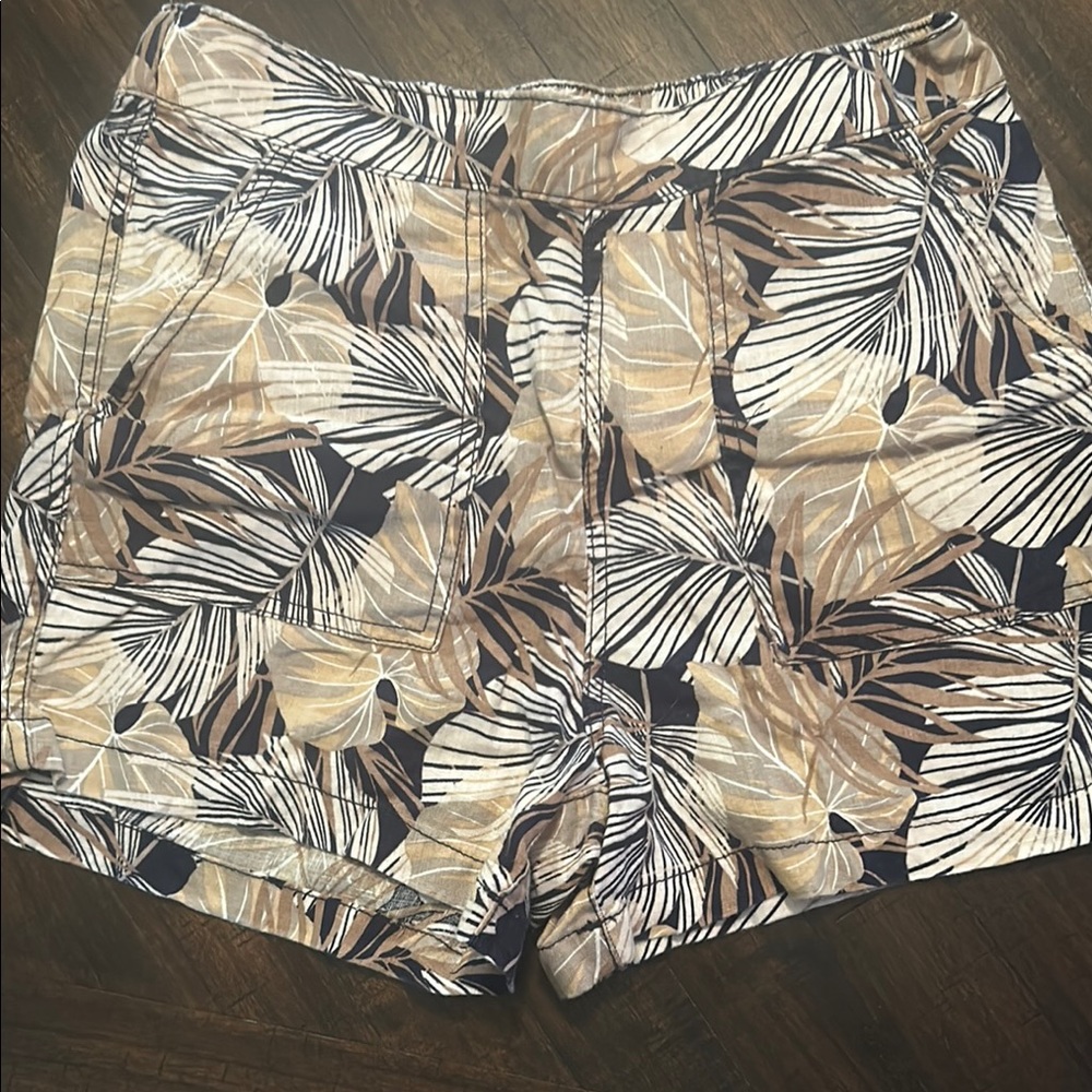 Tropical Leaf Print Women's Shorts